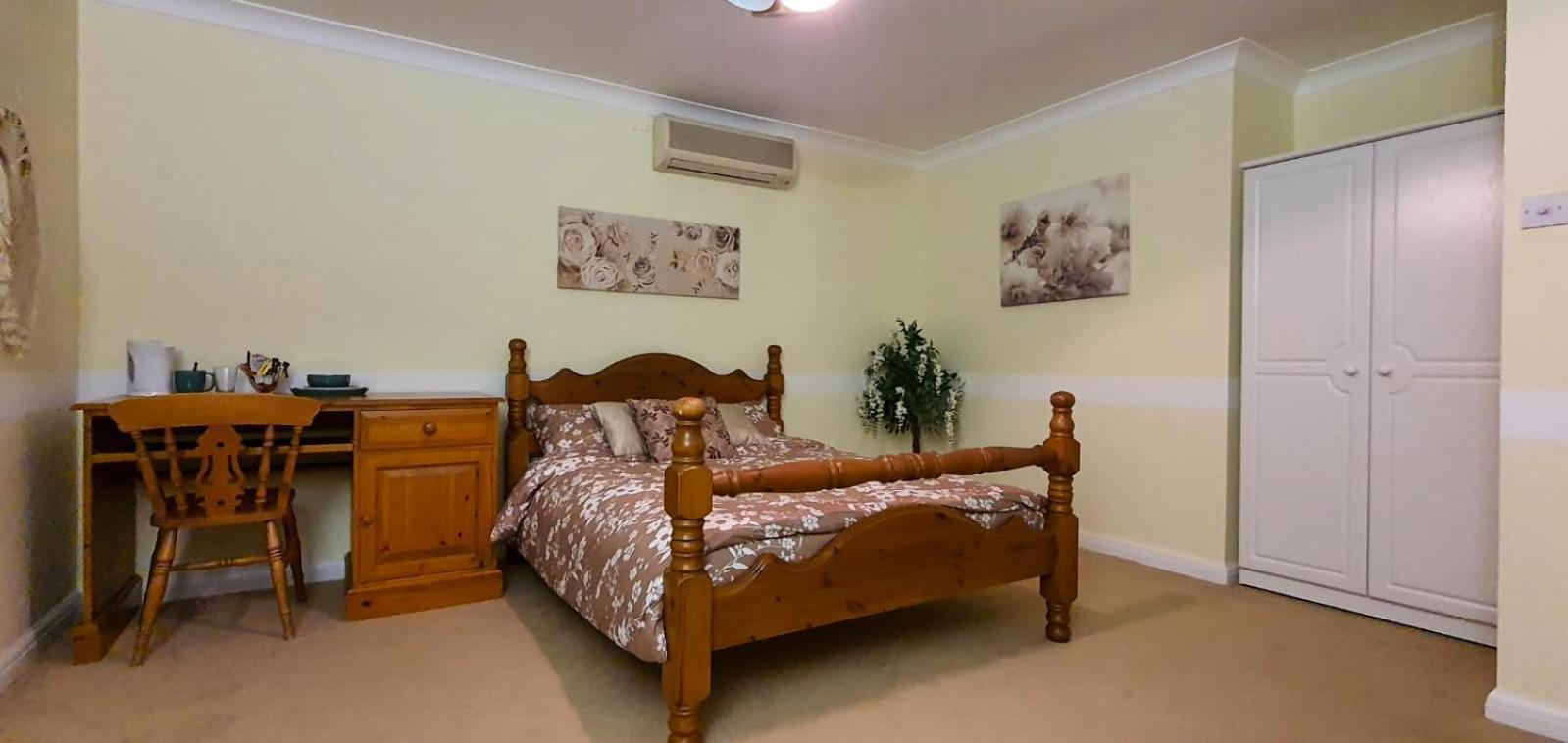 Old Slade Cottage - Train To London 30Mins, Heathrow 15Mins Away,Free Parking - En-Suit Rooms West Drayton (Middlesex) Exterior foto